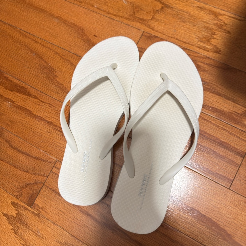 Old Navy white flip-flops